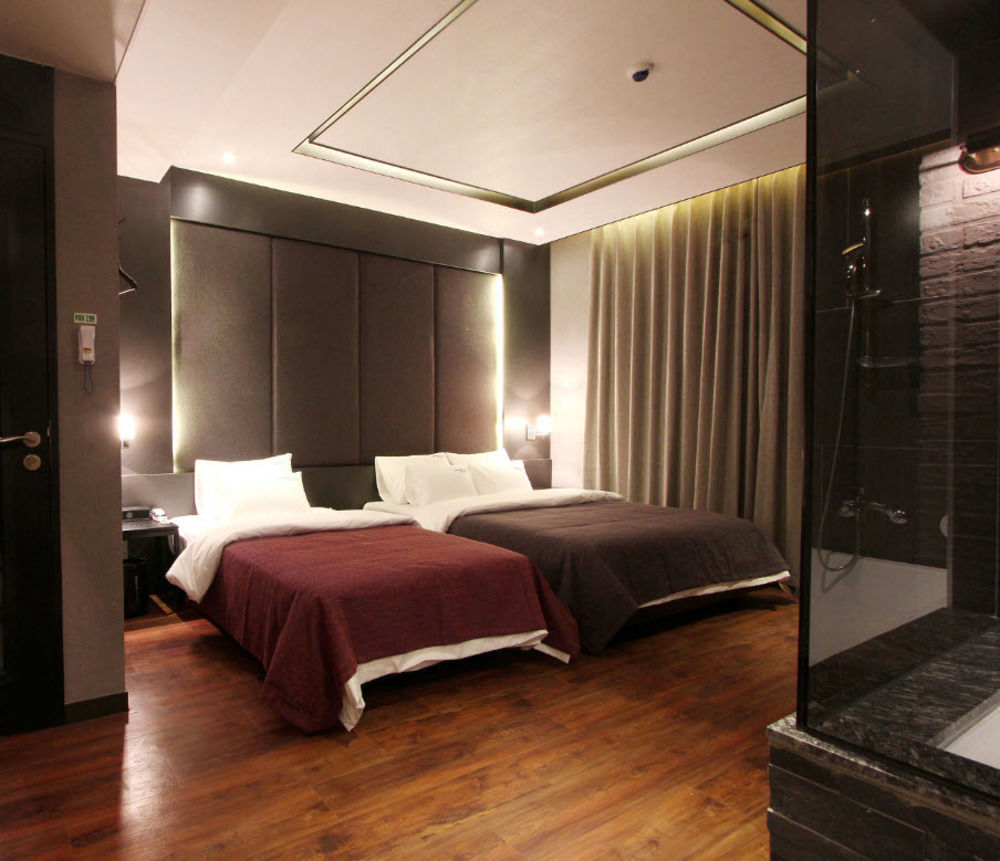 2 Heaven Hotel Lotte Waterpark Gimhae Εξωτερικό φωτογραφία