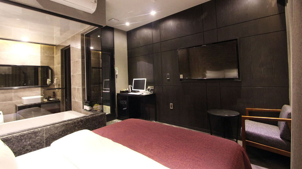 2 Heaven Hotel Lotte Waterpark Gimhae Εξωτερικό φωτογραφία